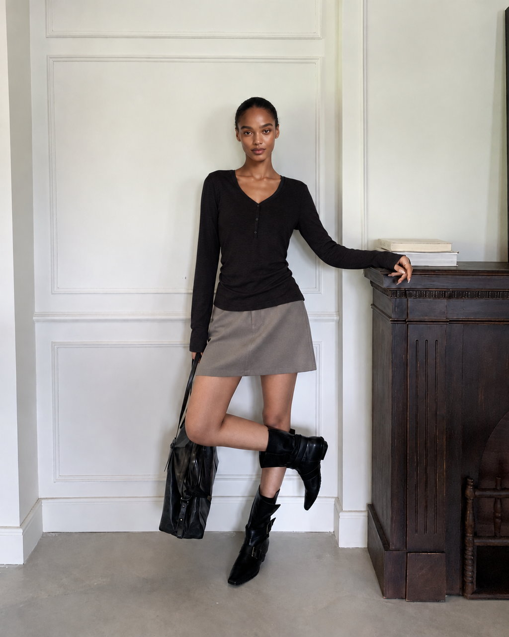 Almorie Contrast-Trim Ruched V-Neck Top - Black - view 3 of 5
