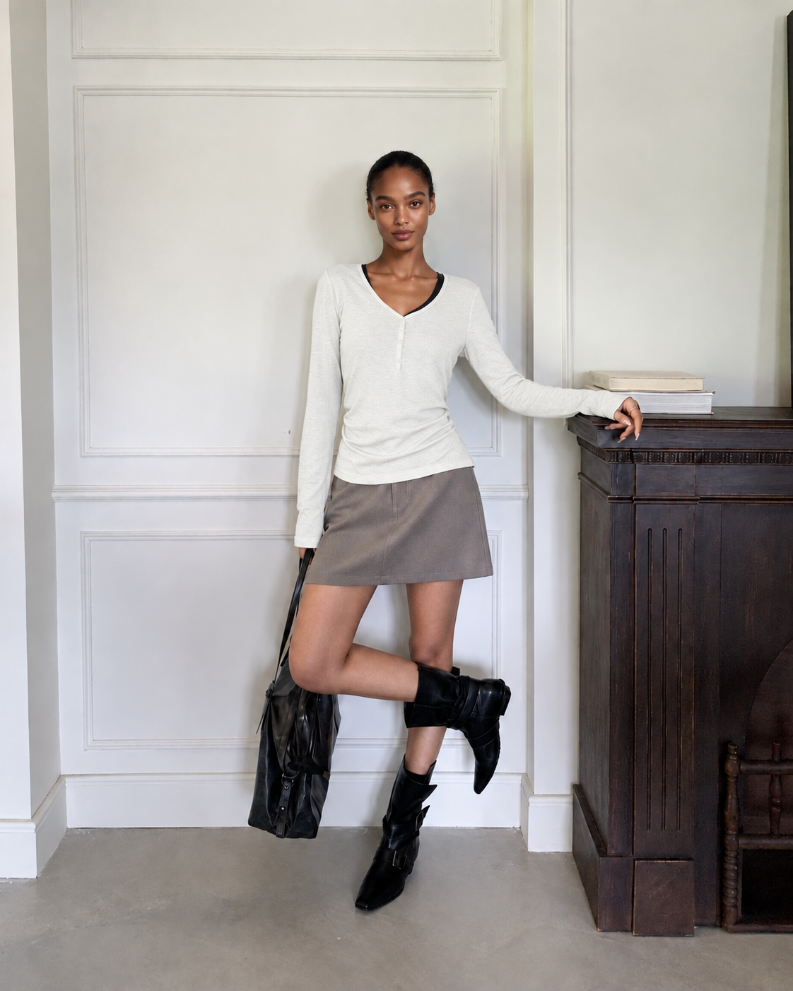 Almorie Contrast-Trim Ruched V-Neck Top - White - view 3 of 5